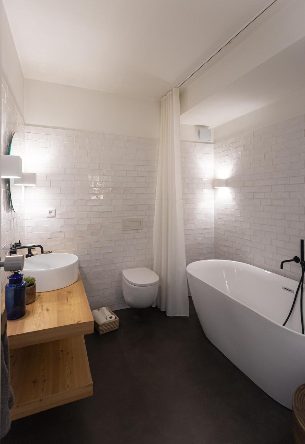City Center - Avenida Da Liberdade - 2 Bedrooms Apartment *